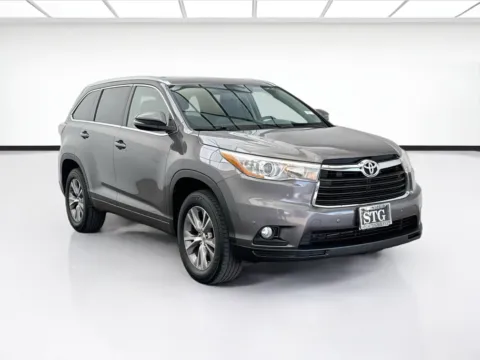 Another view of 2015 Toyota Highlander XLE V6 for sale in Bellflower, CA at STG Bellflower