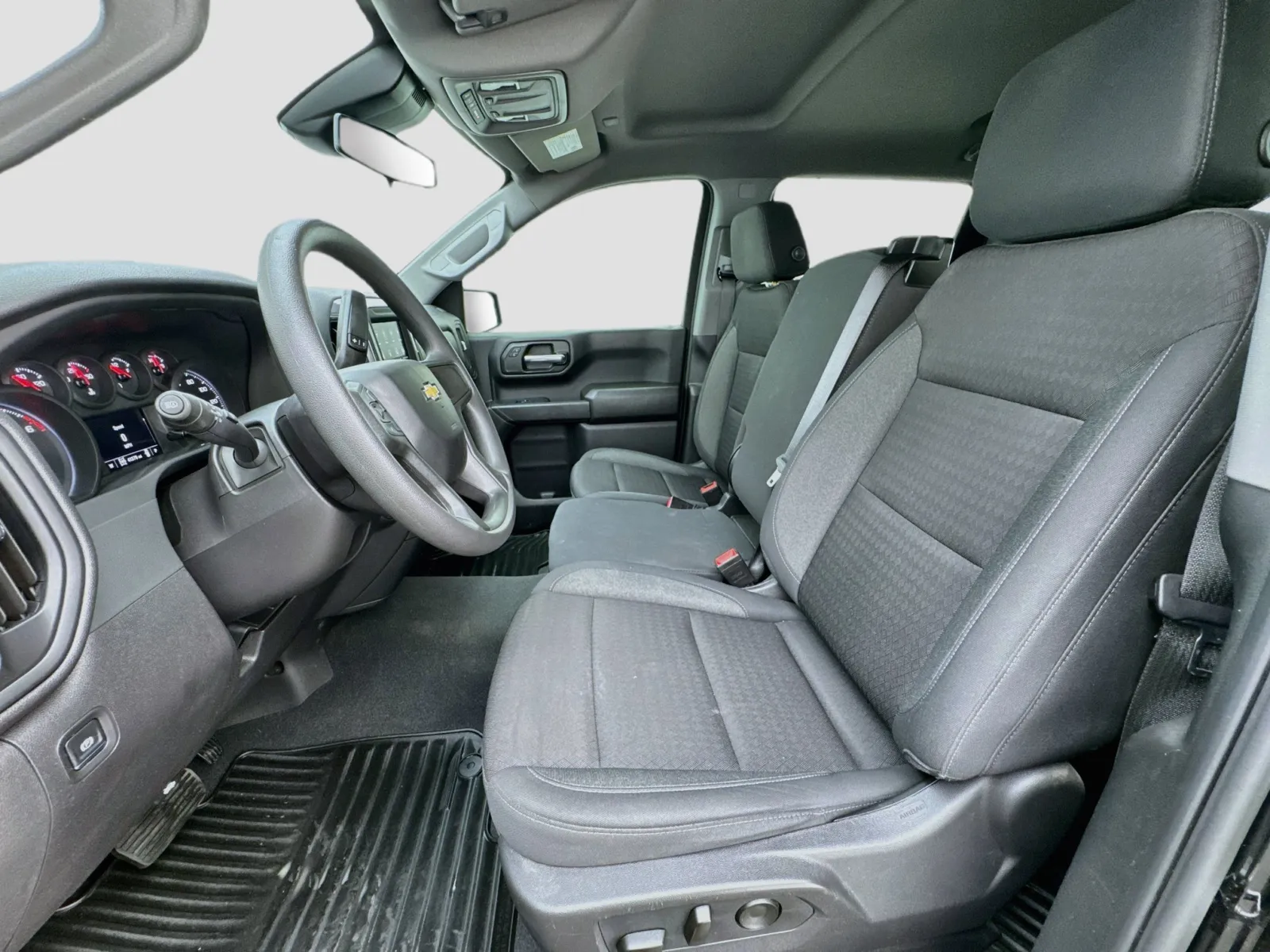 Chevrolet Silverado photo 13
