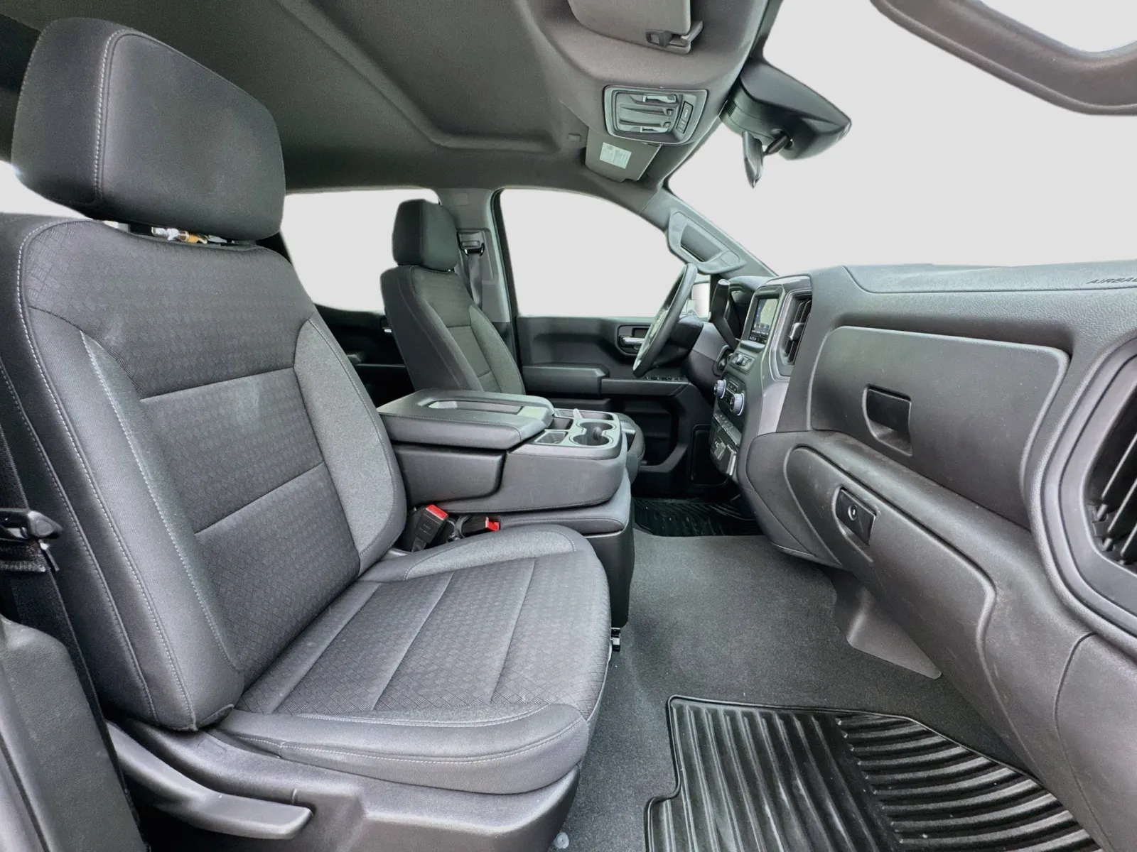 Chevrolet Silverado photo 19
