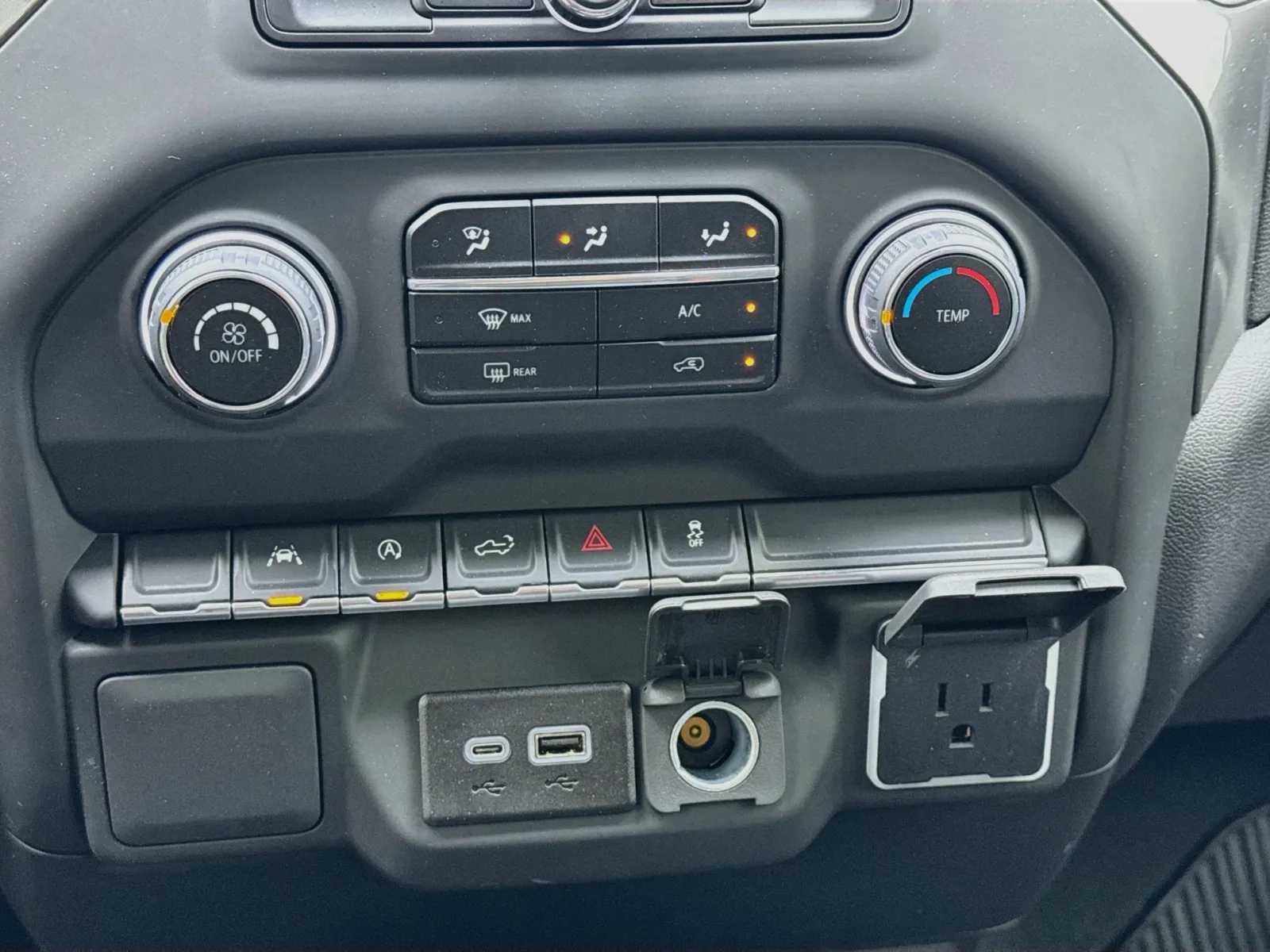 Chevrolet Silverado photo 12