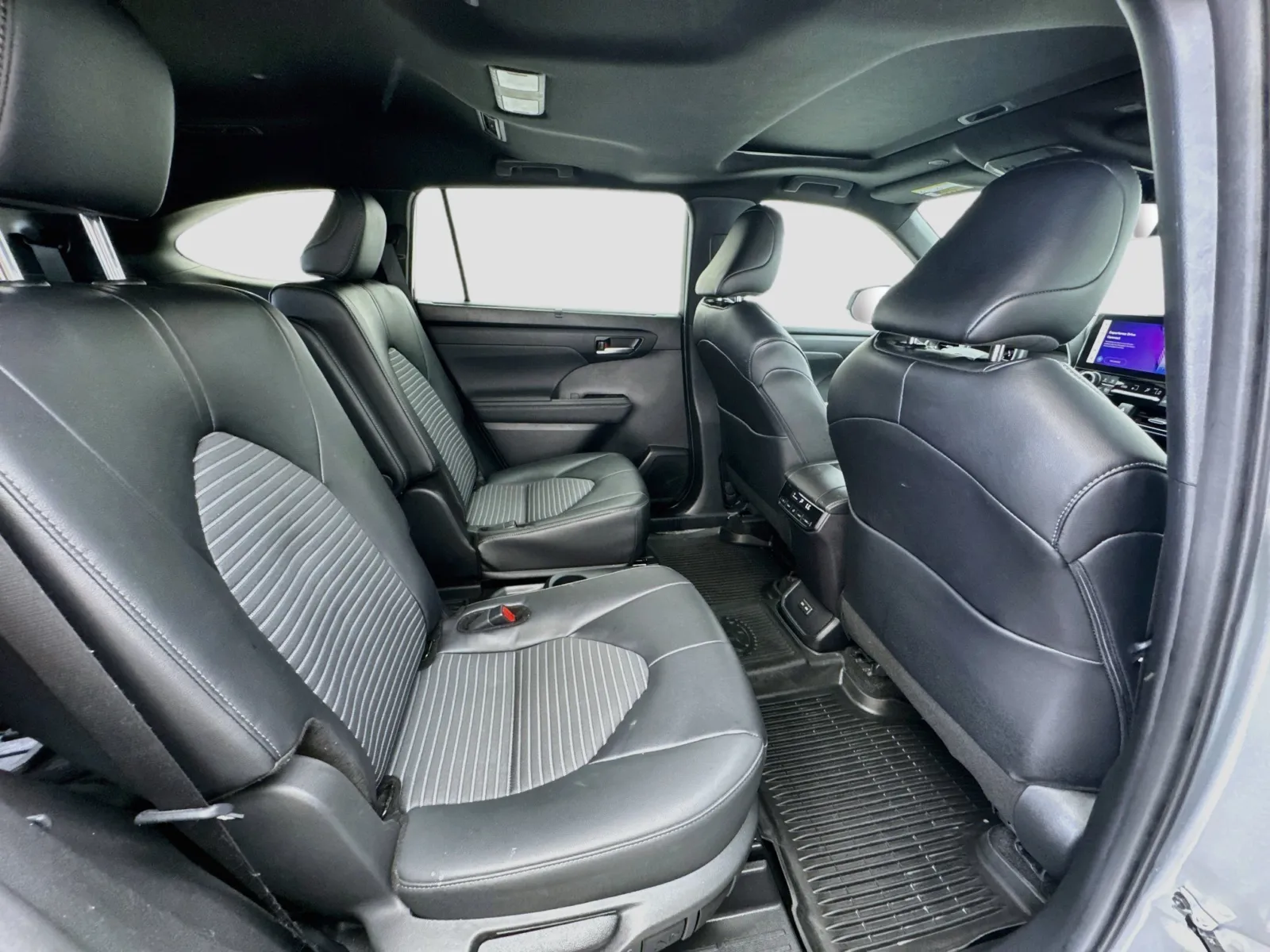 Toyota Highlander photo 19