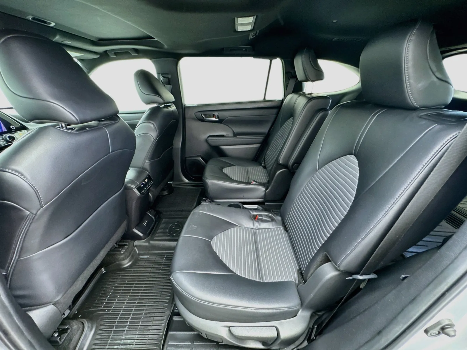 Toyota Highlander photo 16