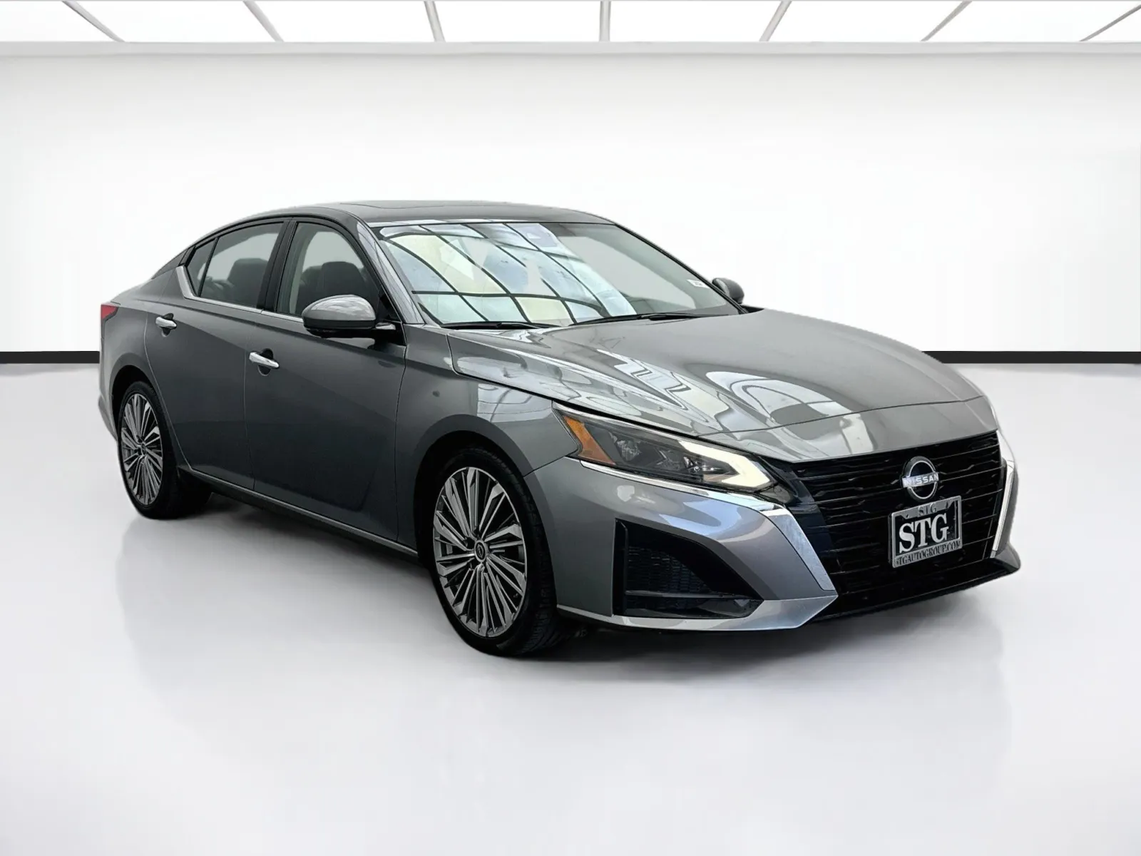Nissan Altima photo 3
