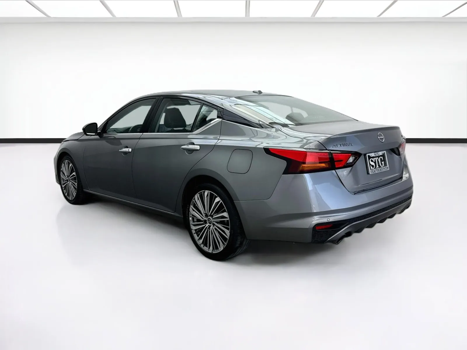 Nissan Altima photo 6