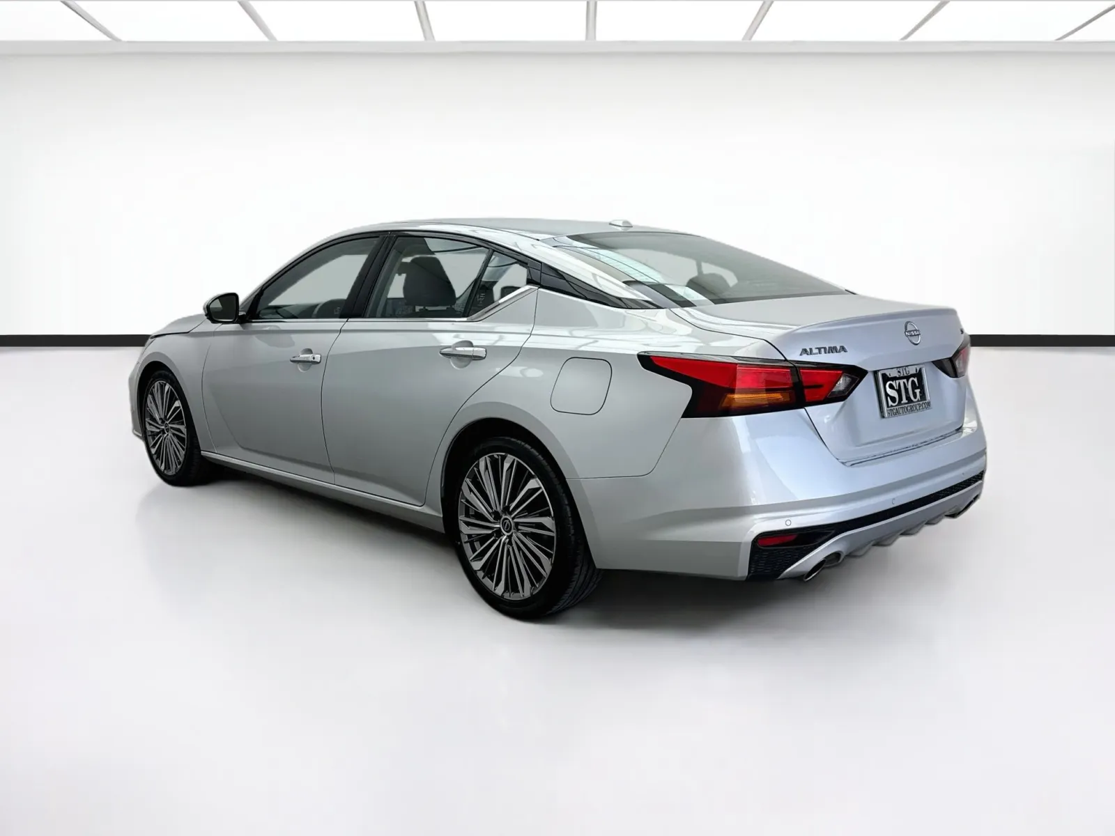Nissan Altima photo 6