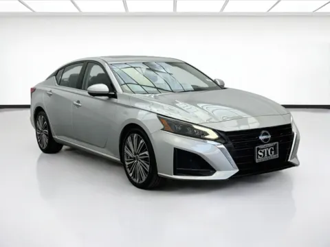 Another view of 2023 Nissan Altima 2.5 SL for sale in Bellflower, CA at STG Bellflower