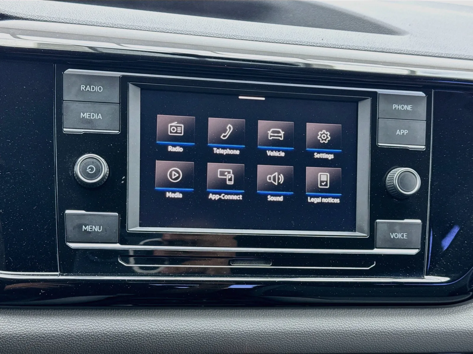 Volkswagen Taos photo 9