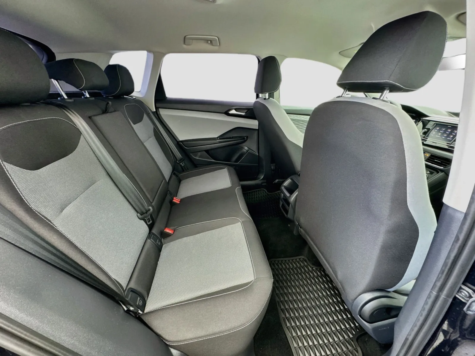 Volkswagen Taos photo 17