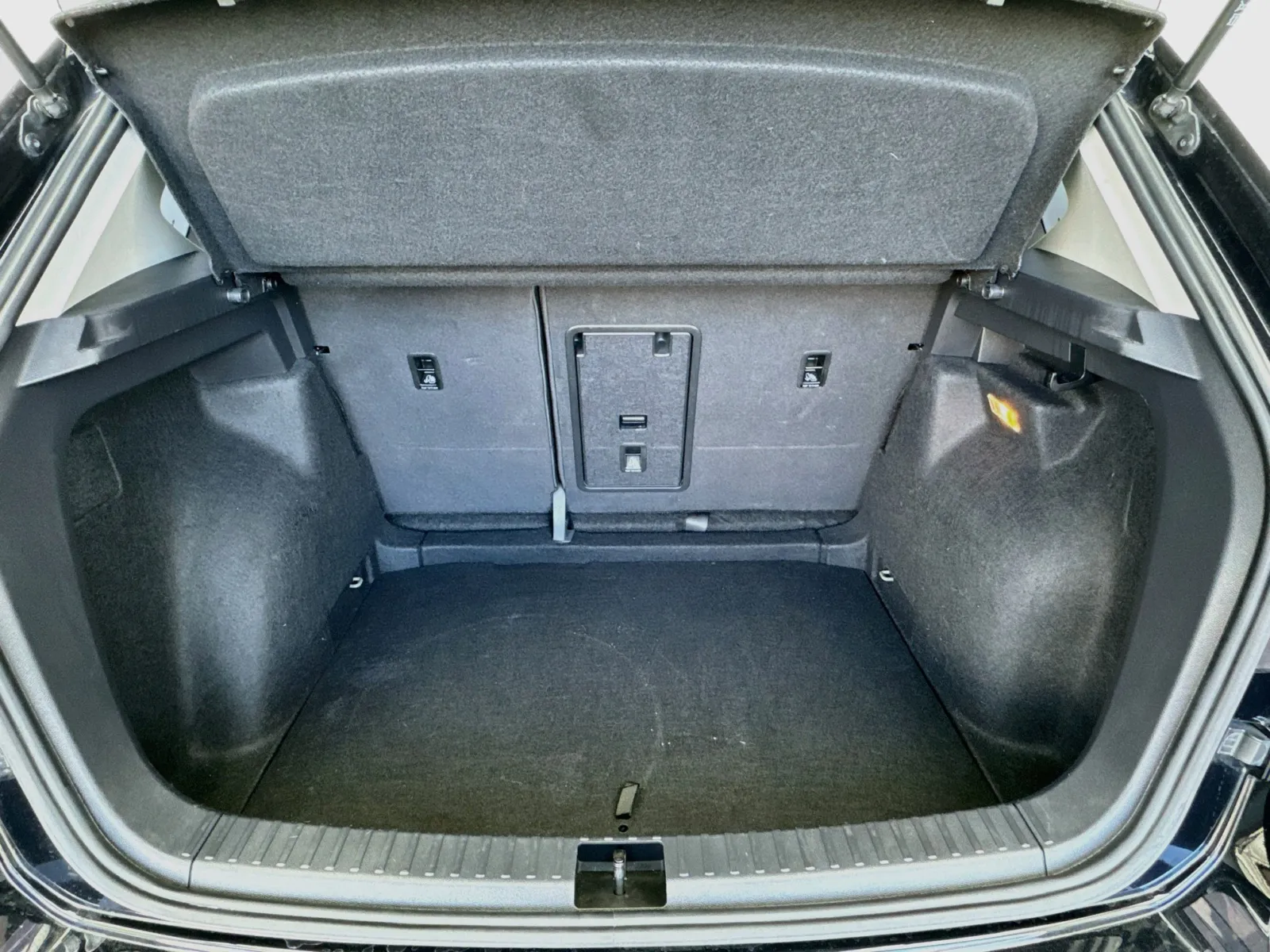 Volkswagen Taos photo 16