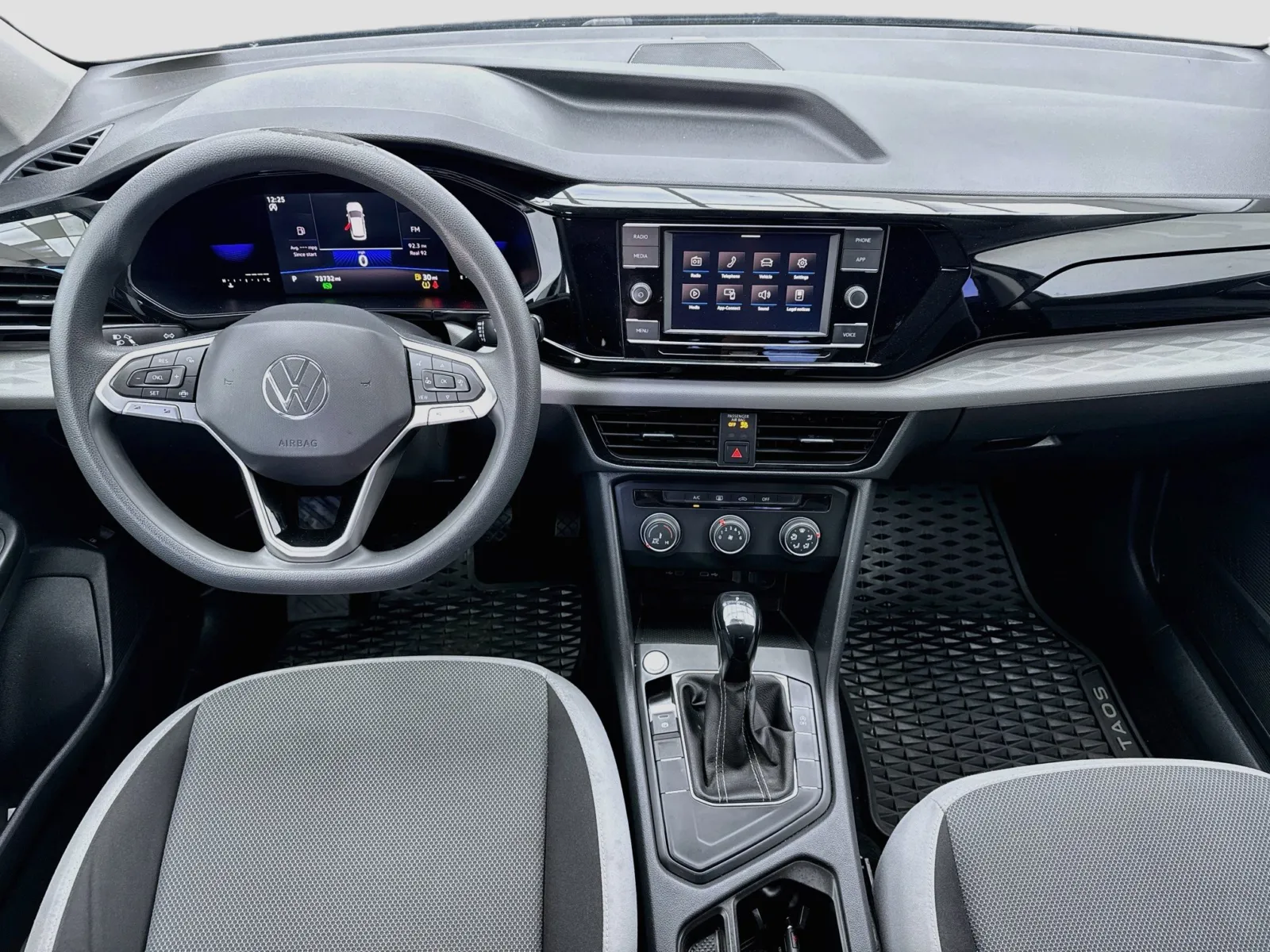 Volkswagen Taos photo 14