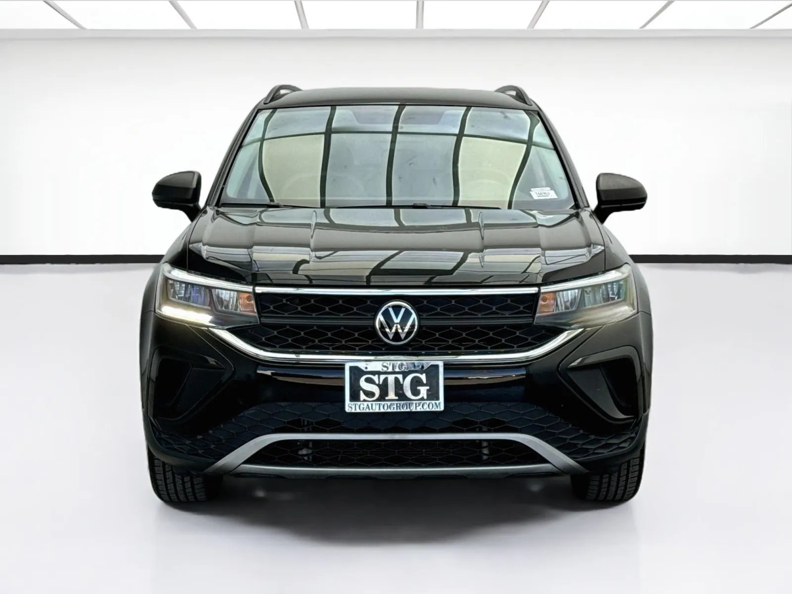 Volkswagen Taos photo 2