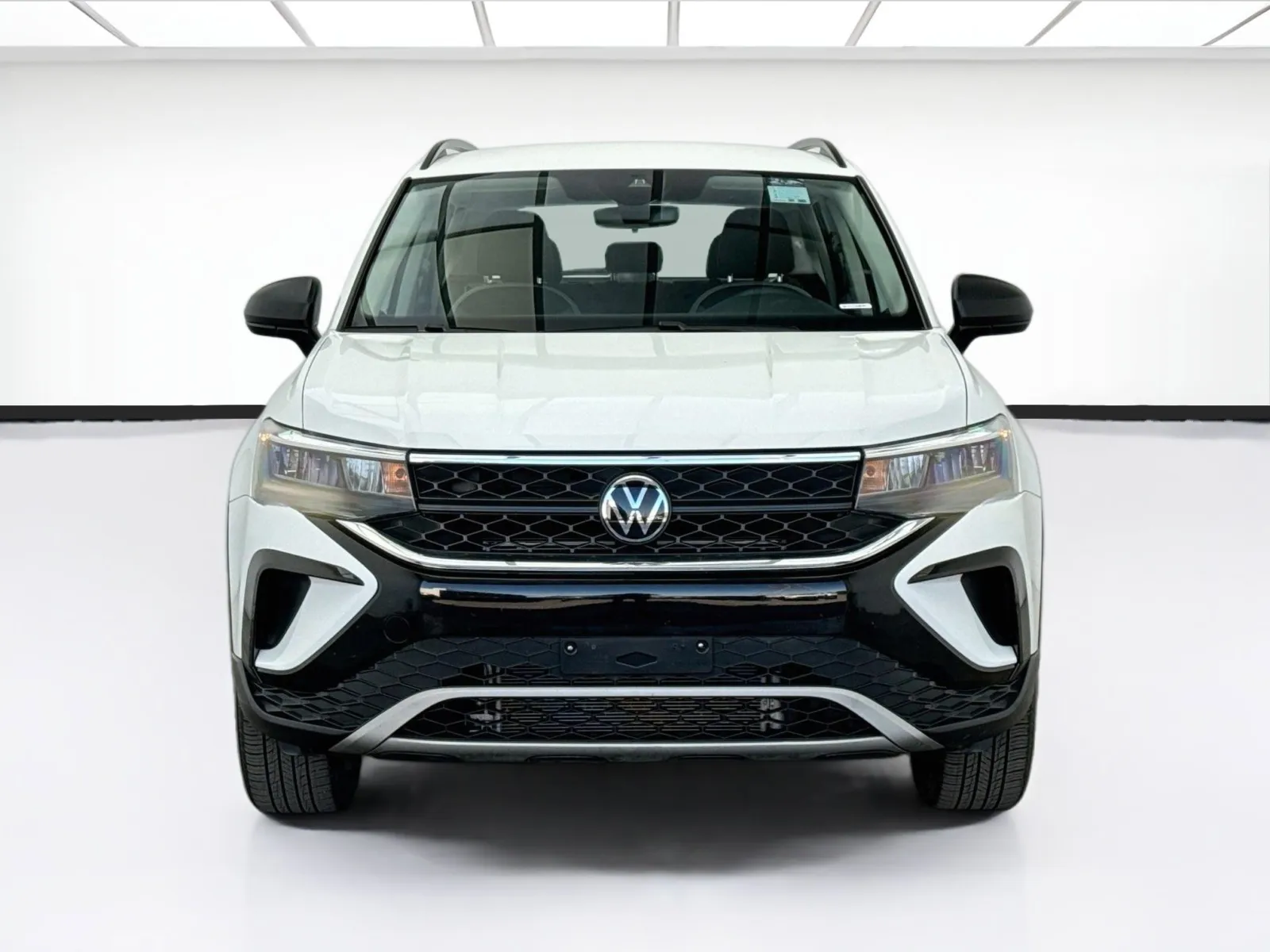 Volkswagen Taos photo 2