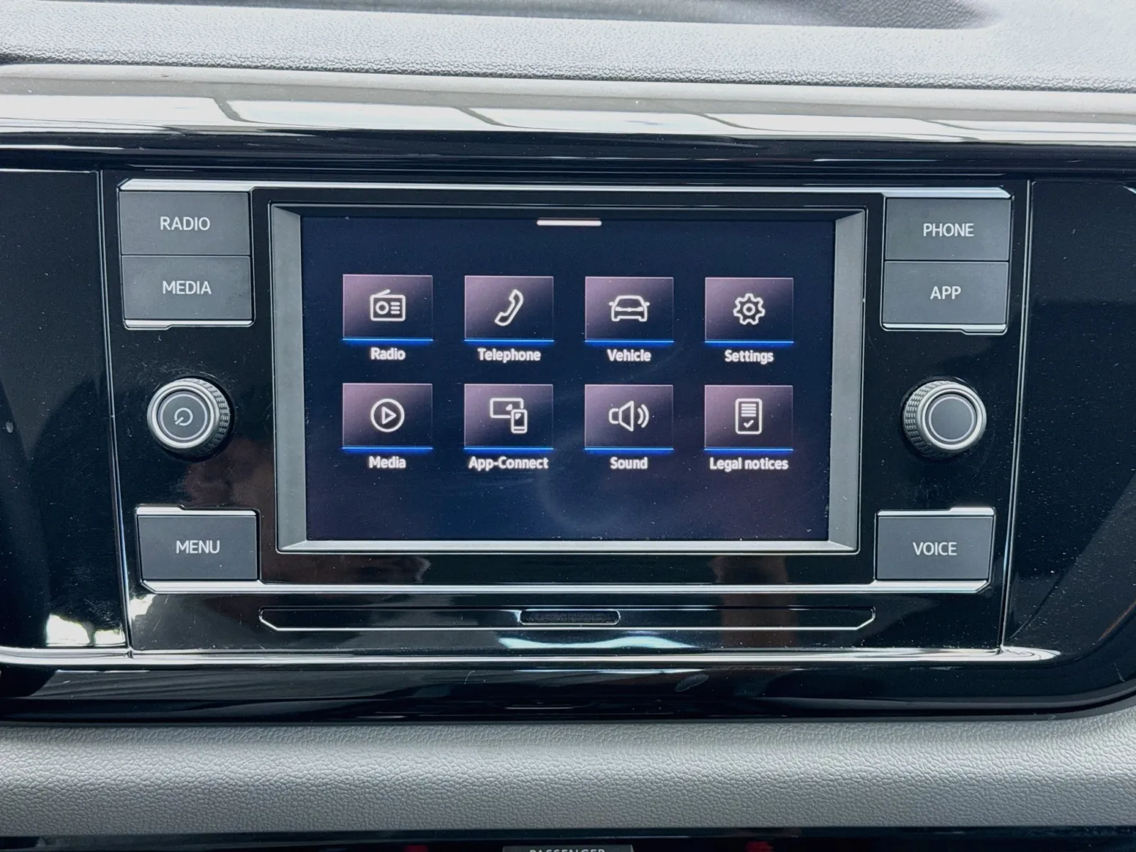 Volkswagen Taos photo 9
