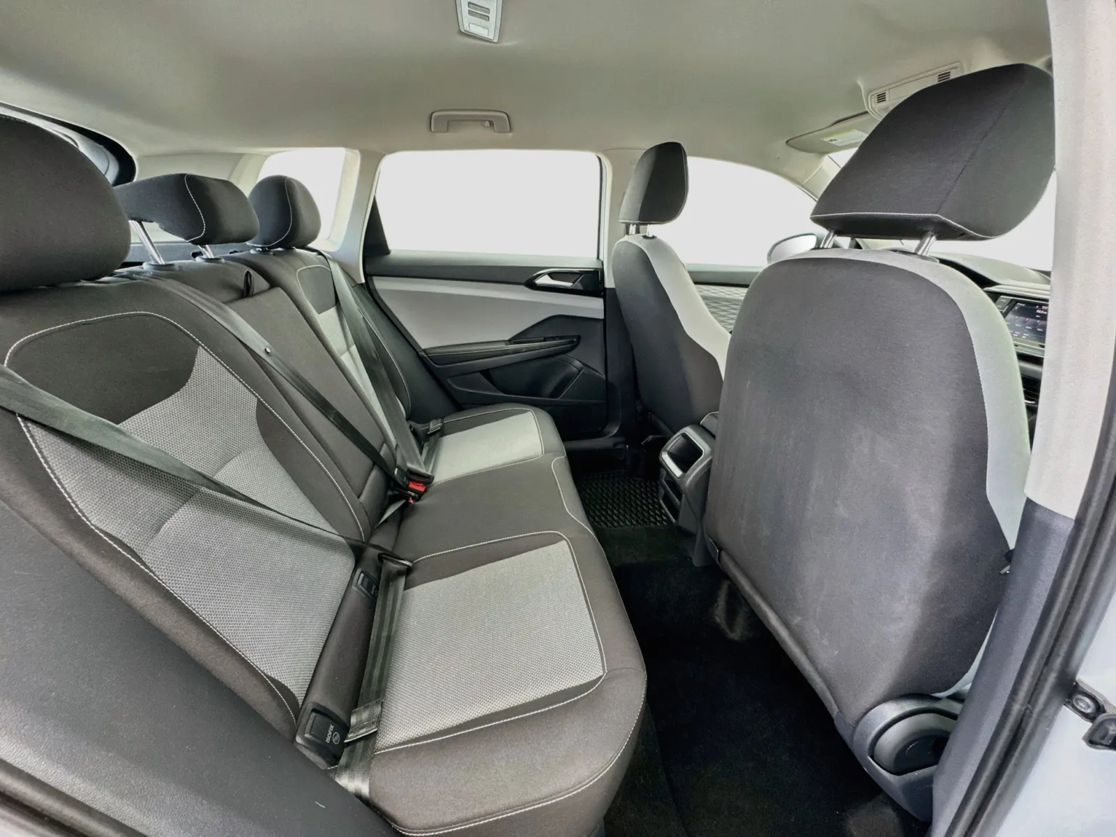 Volkswagen Taos photo 17