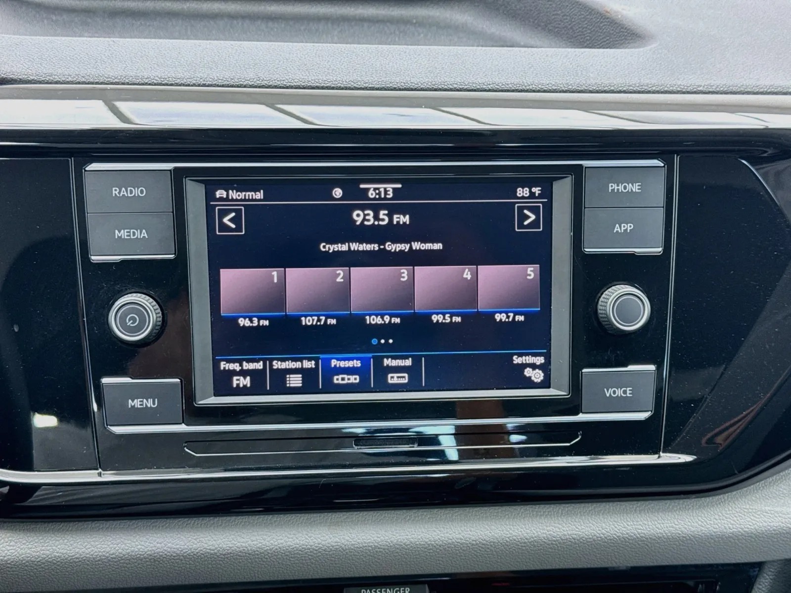Volkswagen Taos photo 11