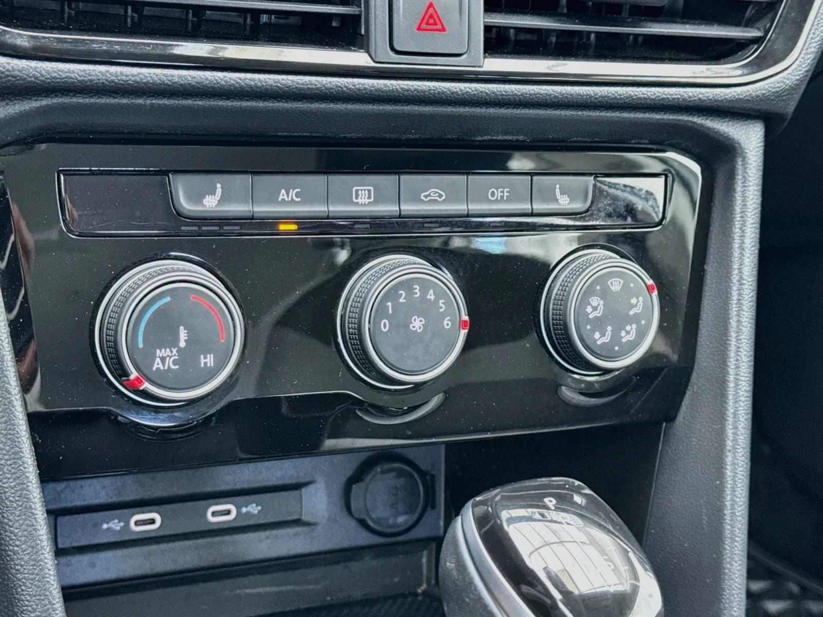 Volkswagen Taos photo 12