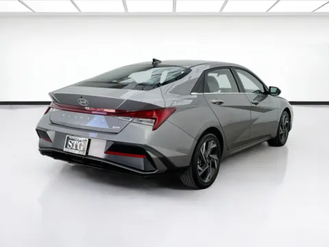 More photos of 2025 Hyundai Elantra Hybrid Limited at STG Bellflower, CA