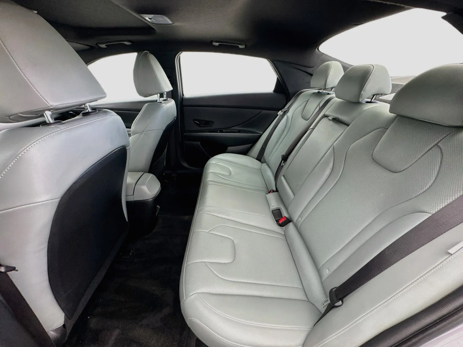 Hyundai Elantra photo 16