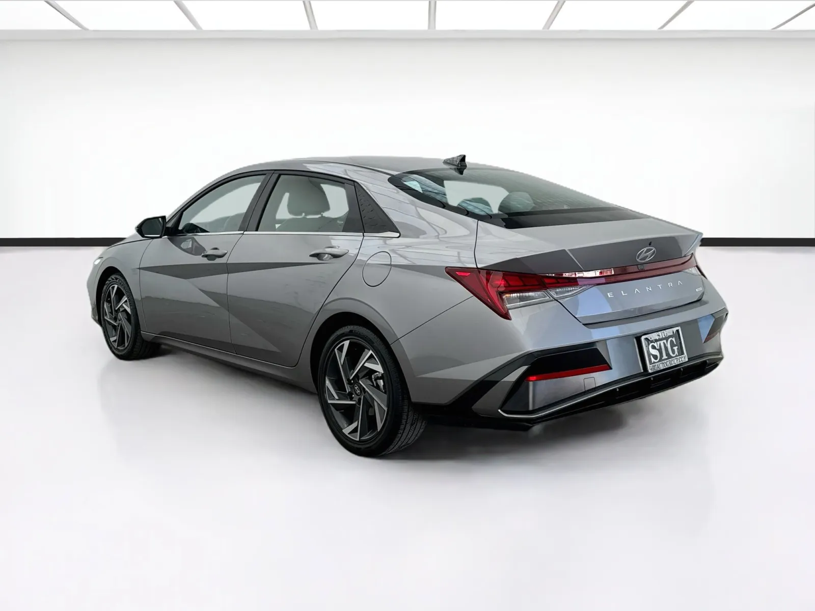 Hyundai Elantra photo 6