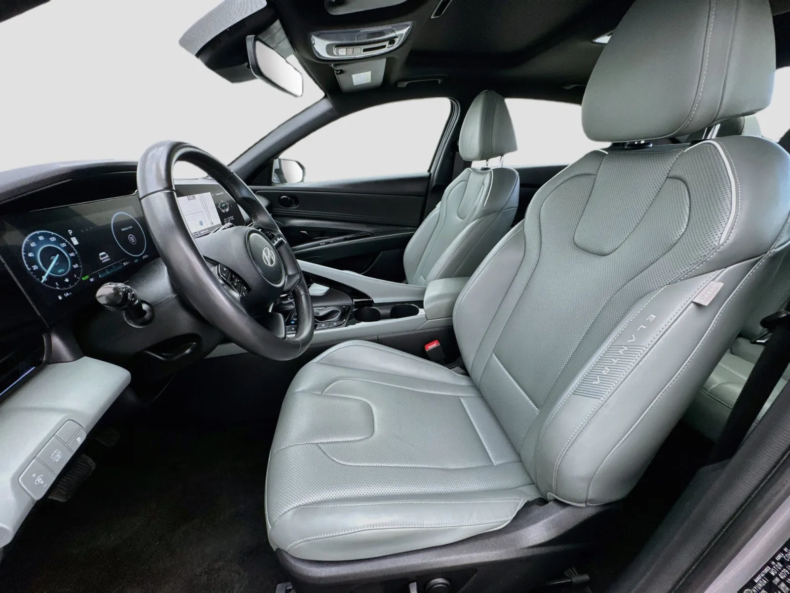 Hyundai Elantra photo 13