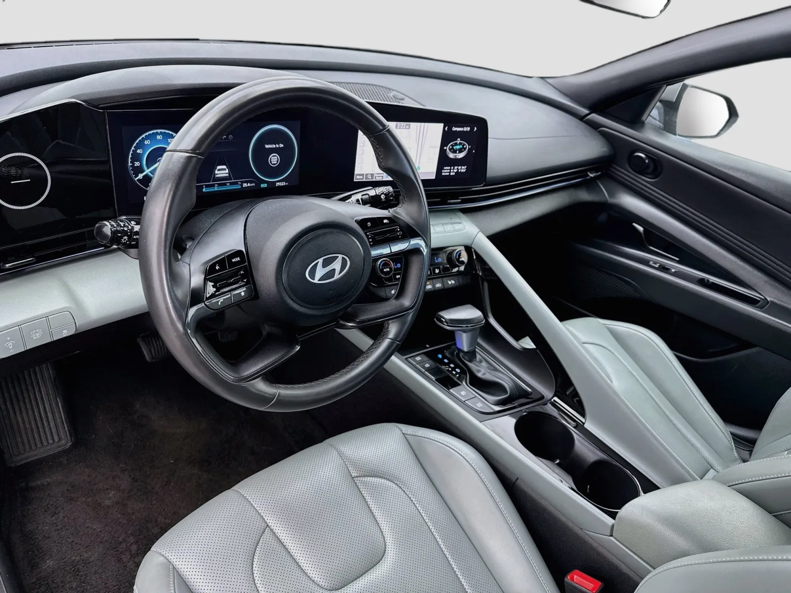 Hyundai Elantra photo 7