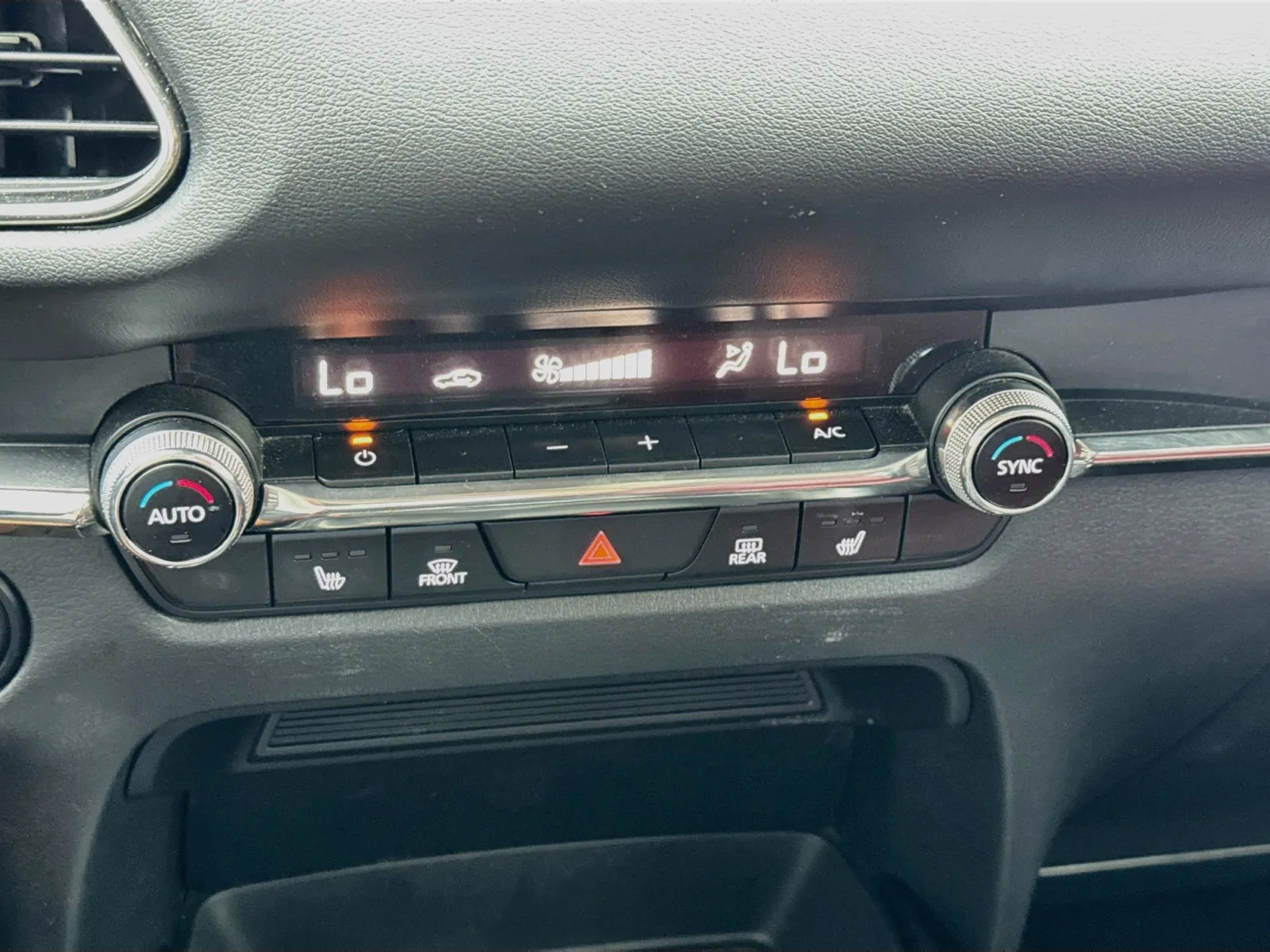 Mazda CX-30 photo 12