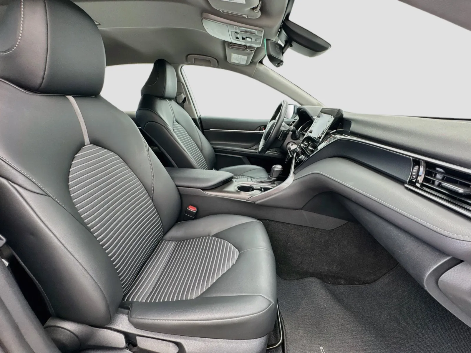 Toyota Camry photo 18