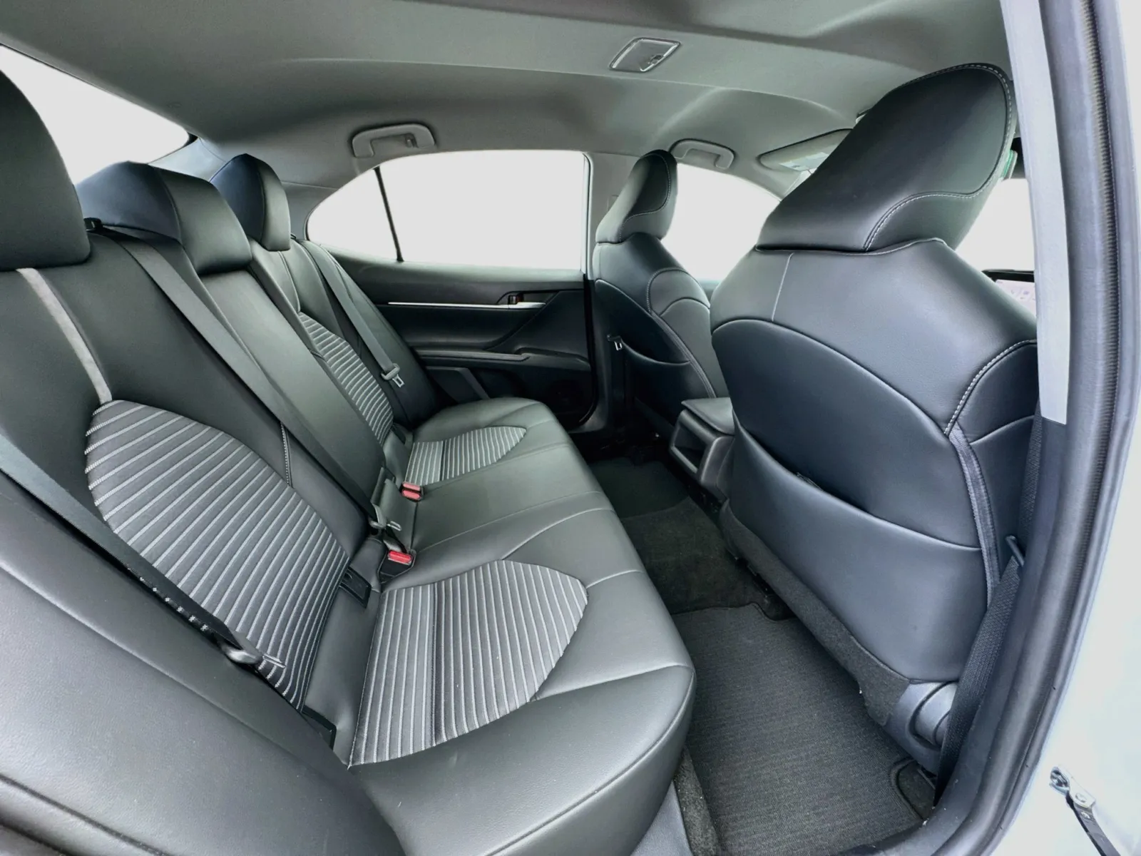 Toyota Camry photo 17