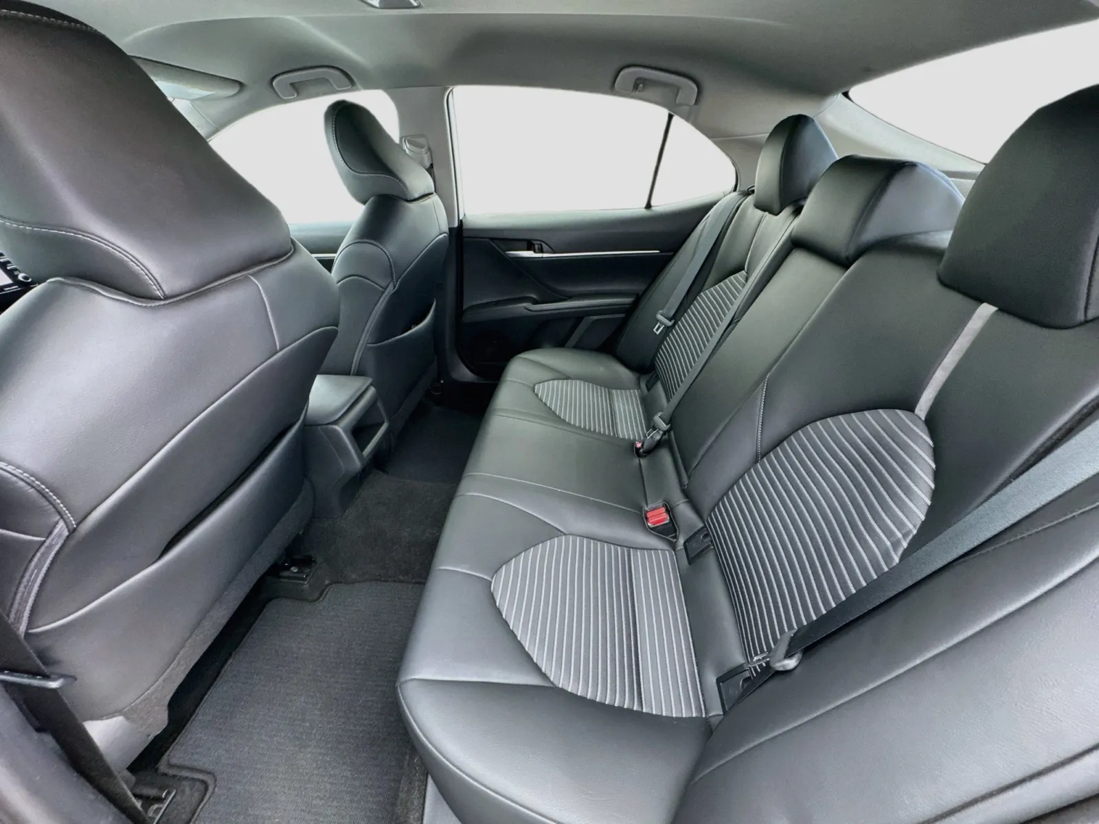 Toyota Camry photo 15