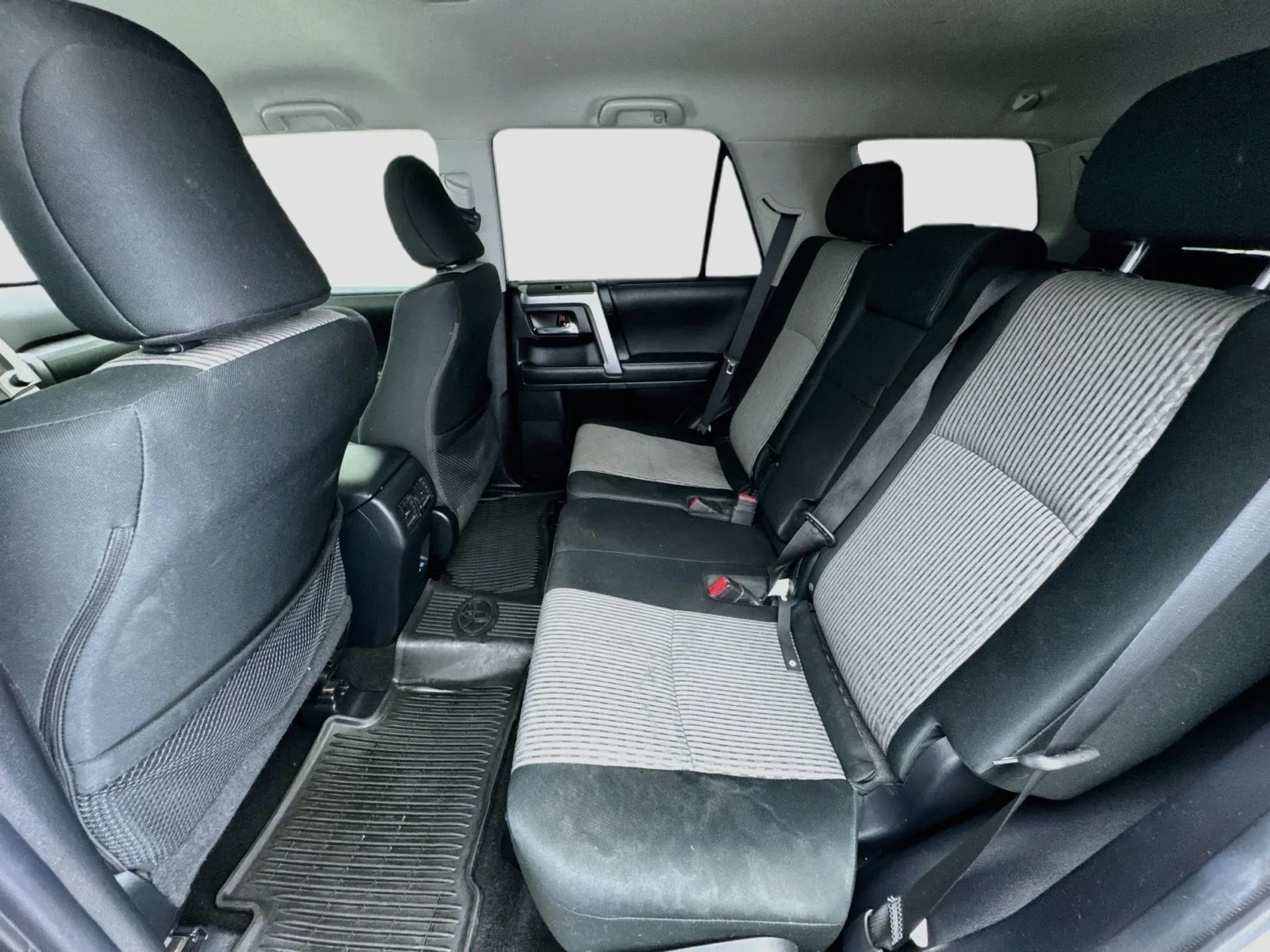 Toyota 4Runner photo 15