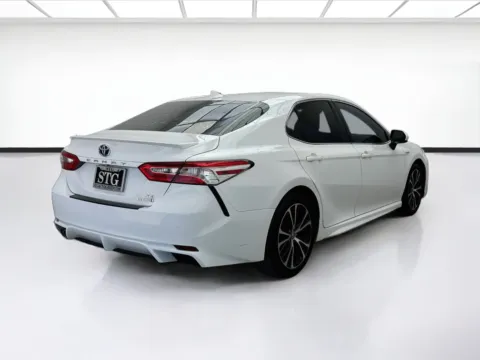 More photos of 2020 Toyota Camry SE at STG Bellflower, CA