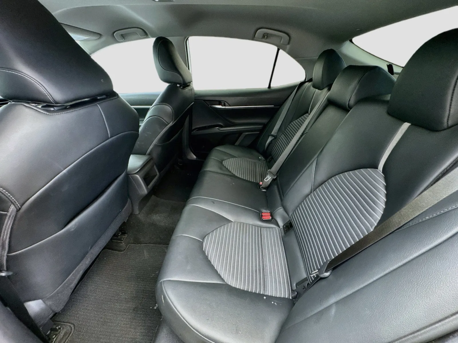 Toyota Camry photo 15
