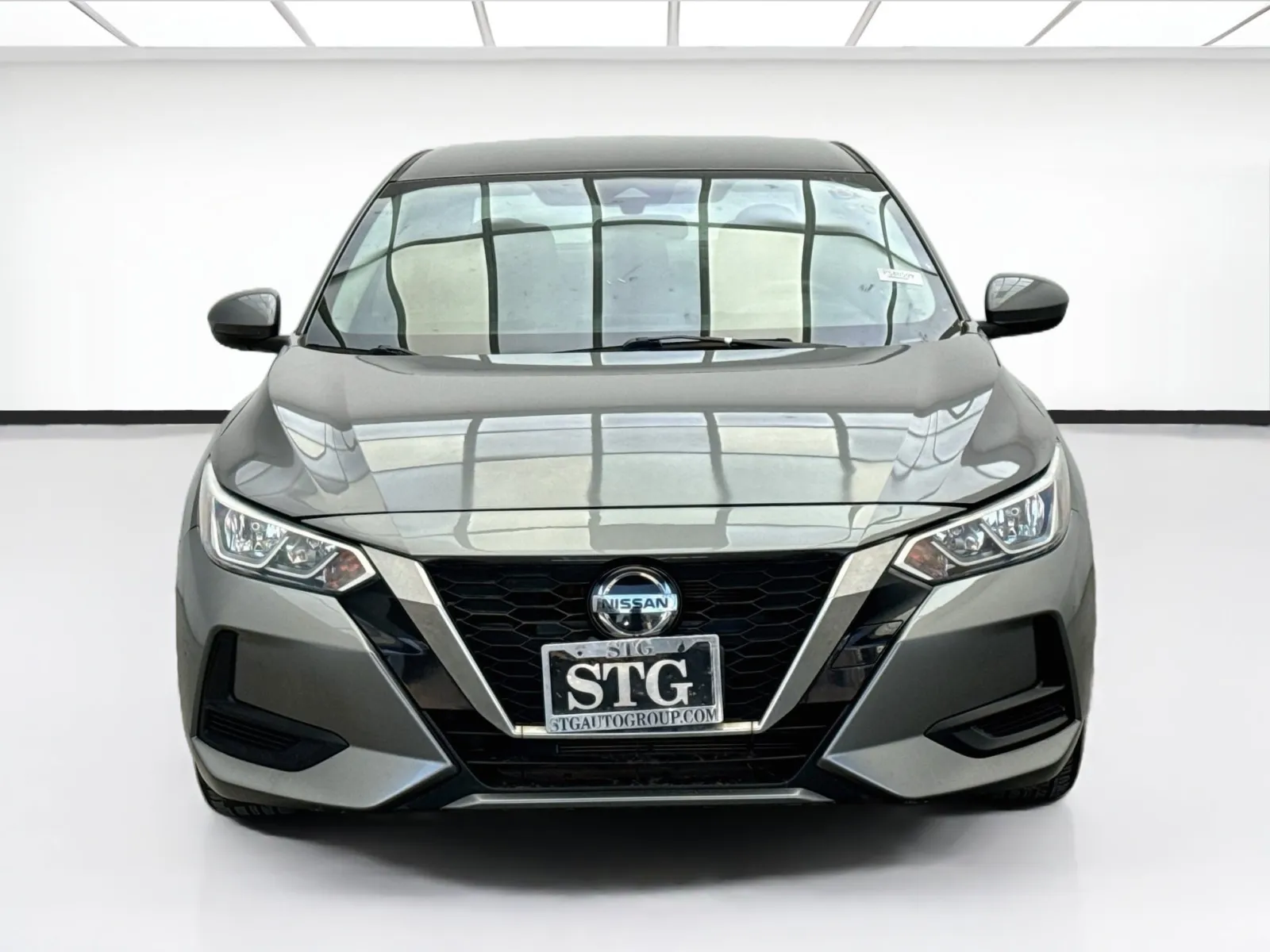 Nissan Sentra photo 2