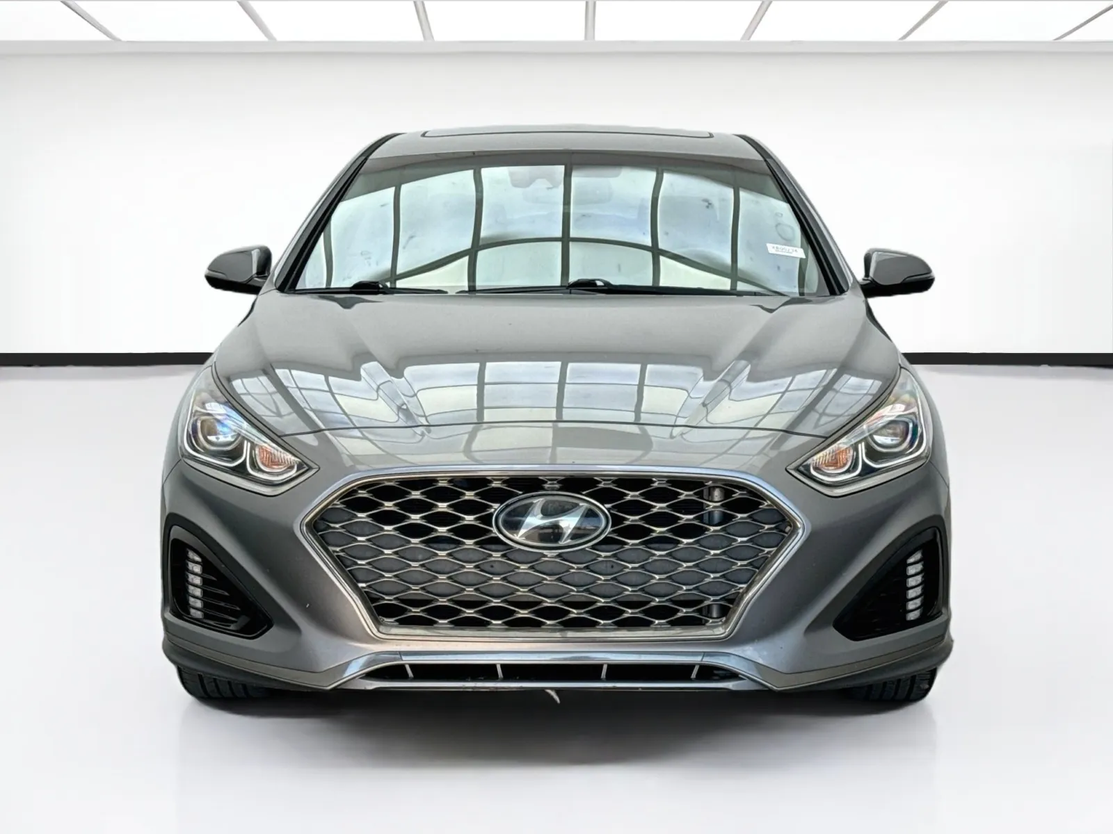 Hyundai Sonata photo 2