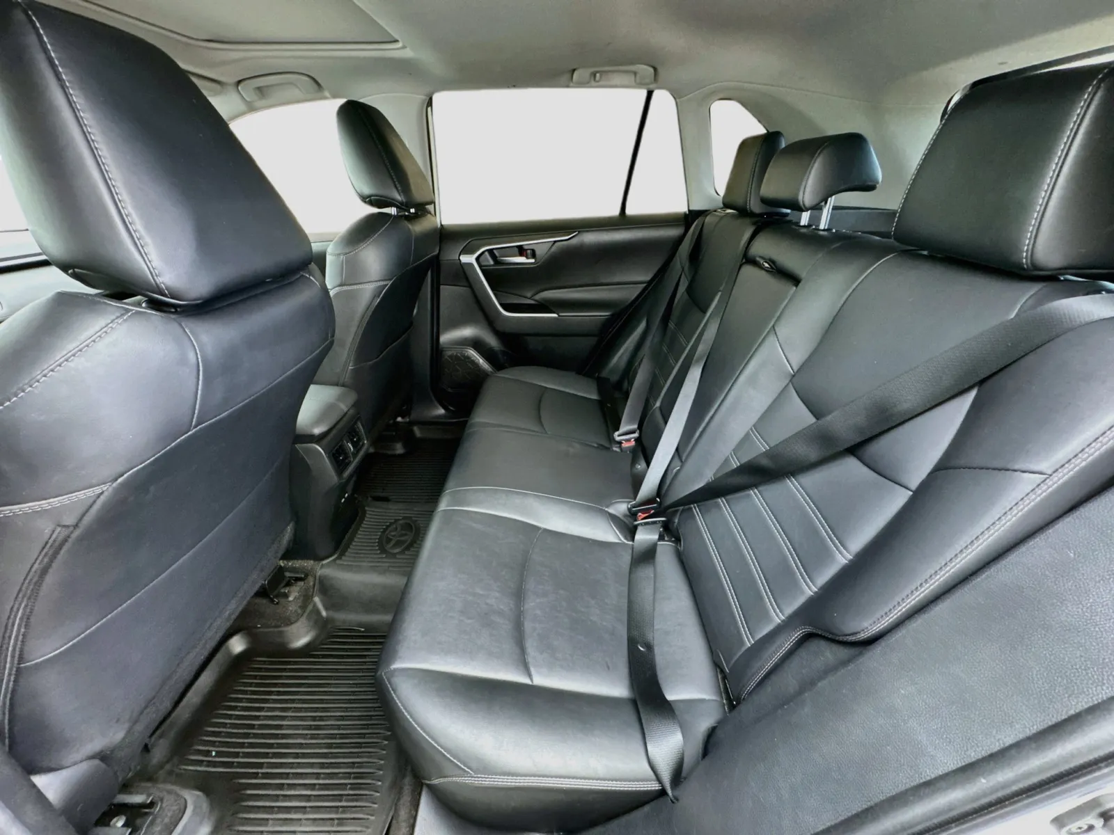 Toyota RAV4 photo 16