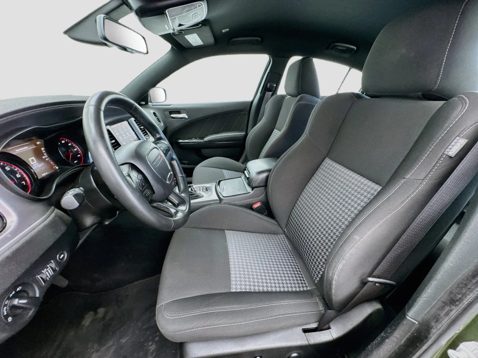 Dodge Charger photo 13