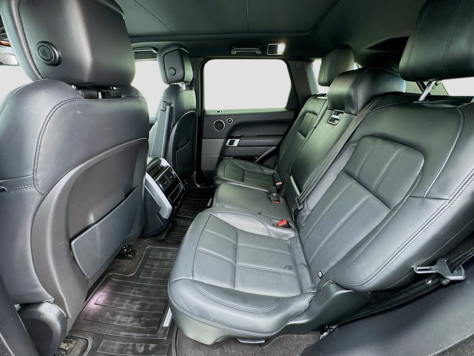 Land Rover Range Rover Sport photo 16
