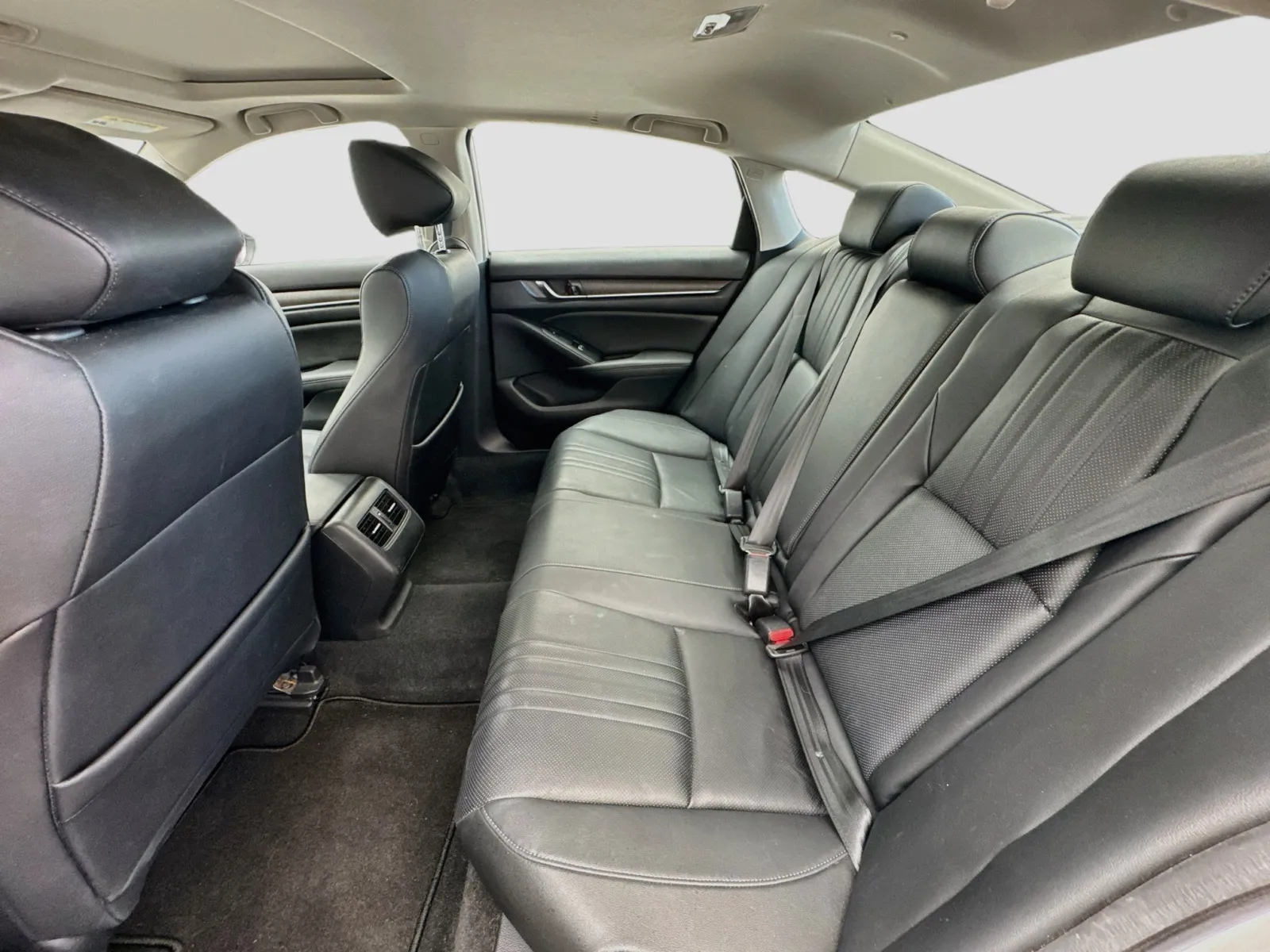 Honda Accord photo 16