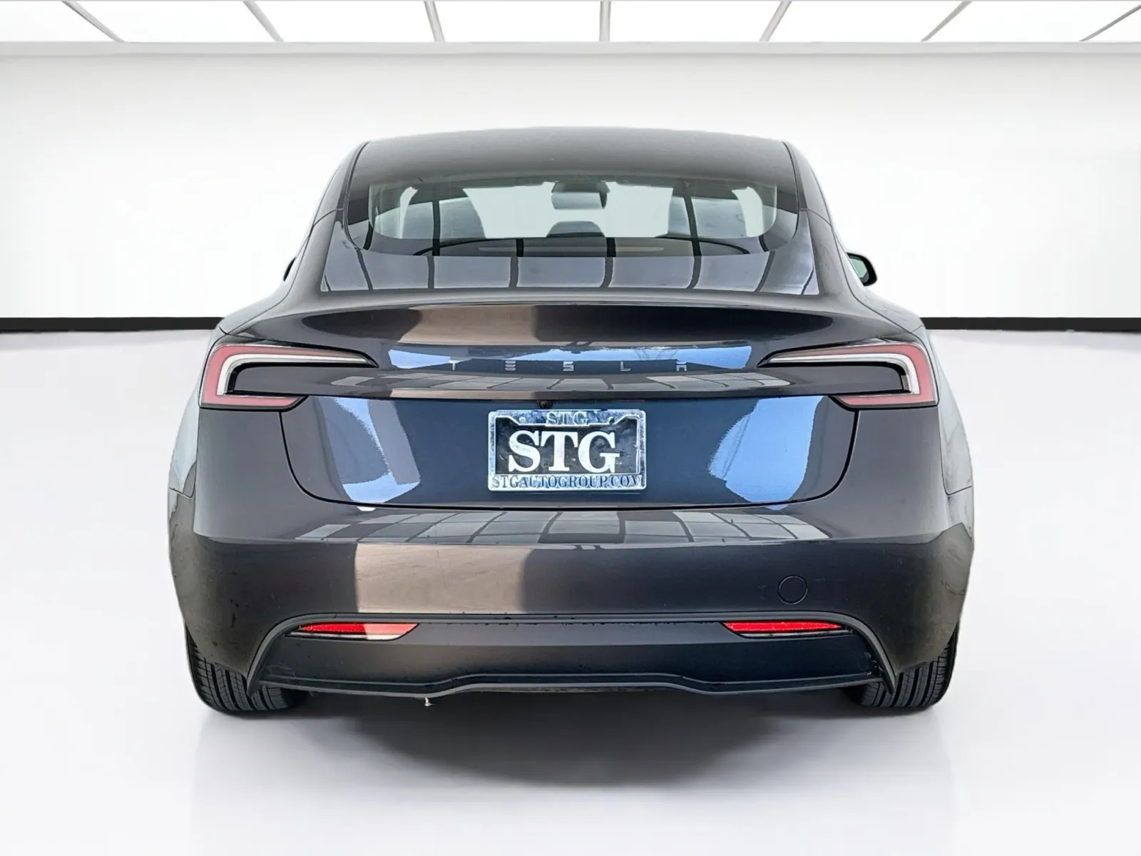 Tesla Model 3 photo 5