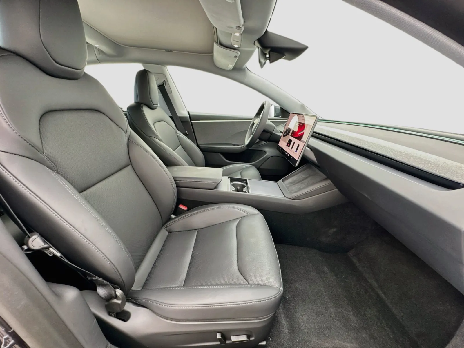 Tesla Model 3 photo 19