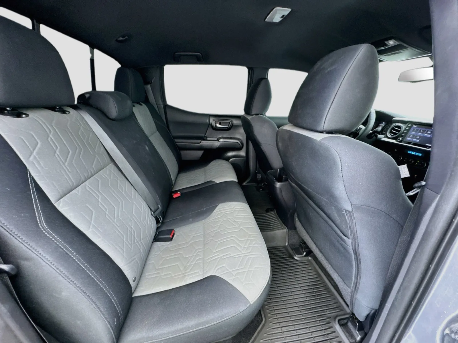 Toyota Tacoma photo 16