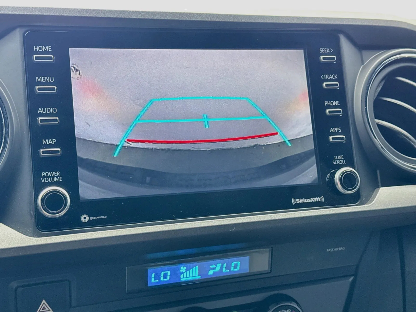 Toyota Tacoma photo 10