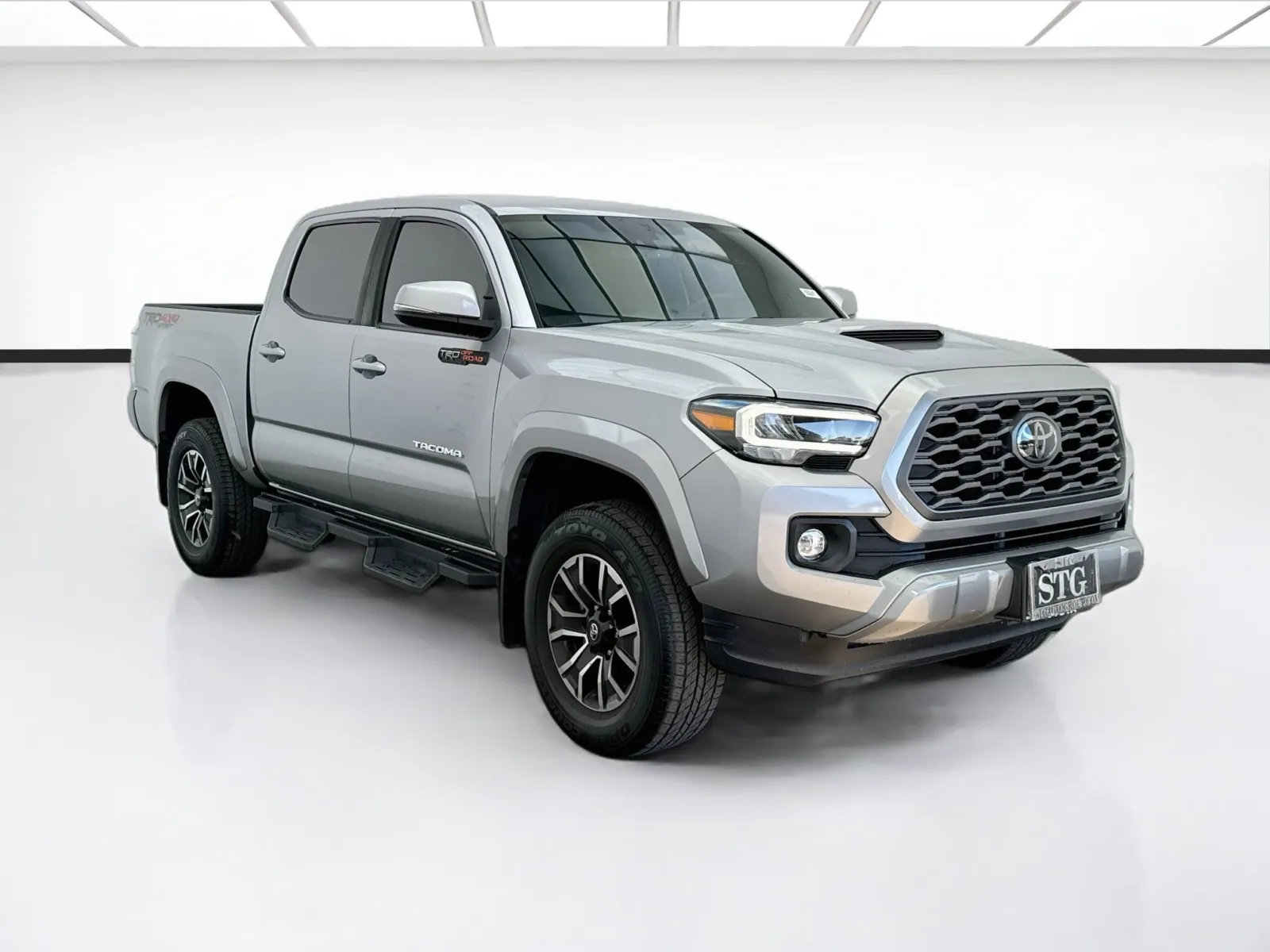 Toyota Tacoma photo 3