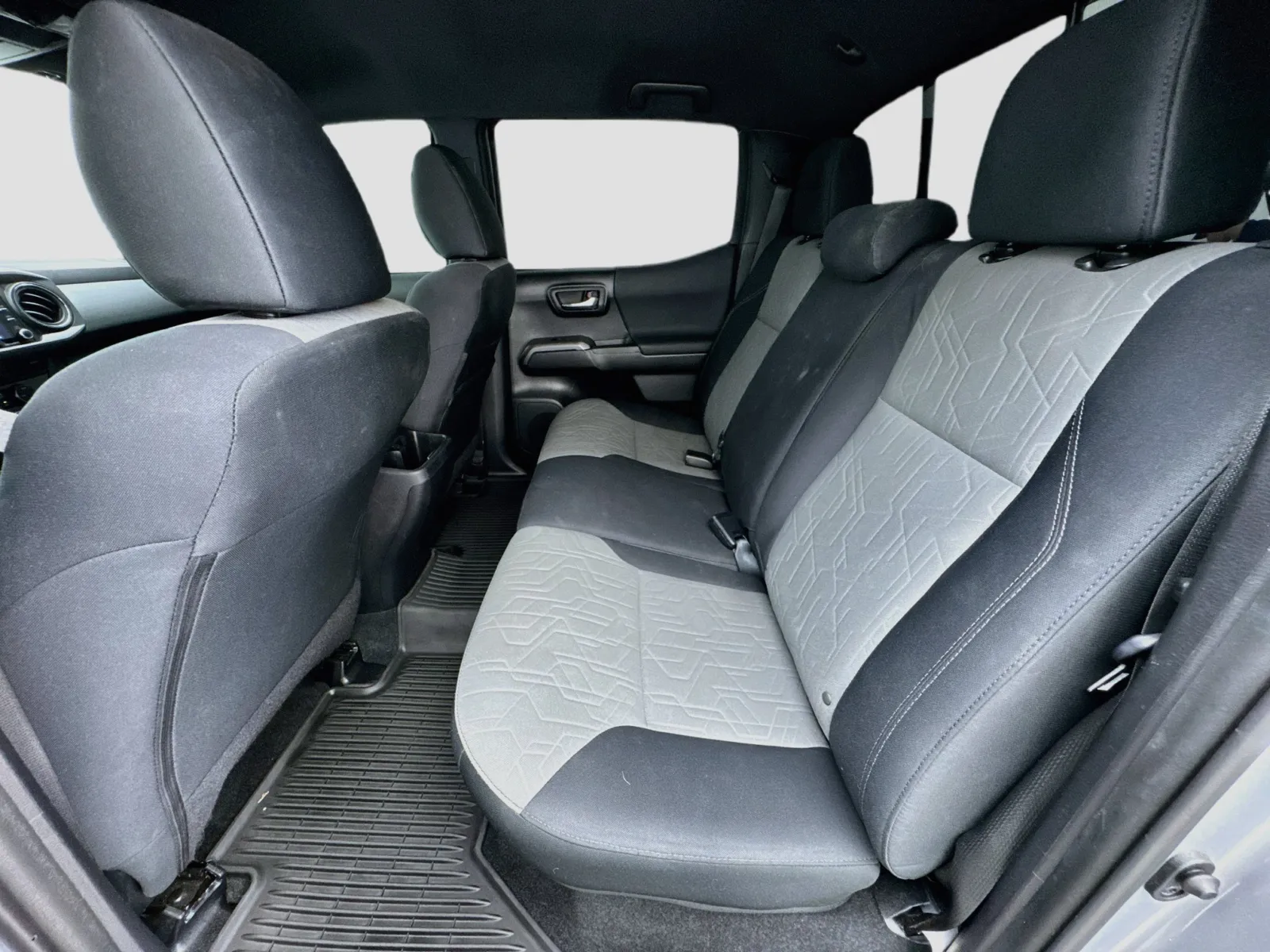 Toyota Tacoma photo 15