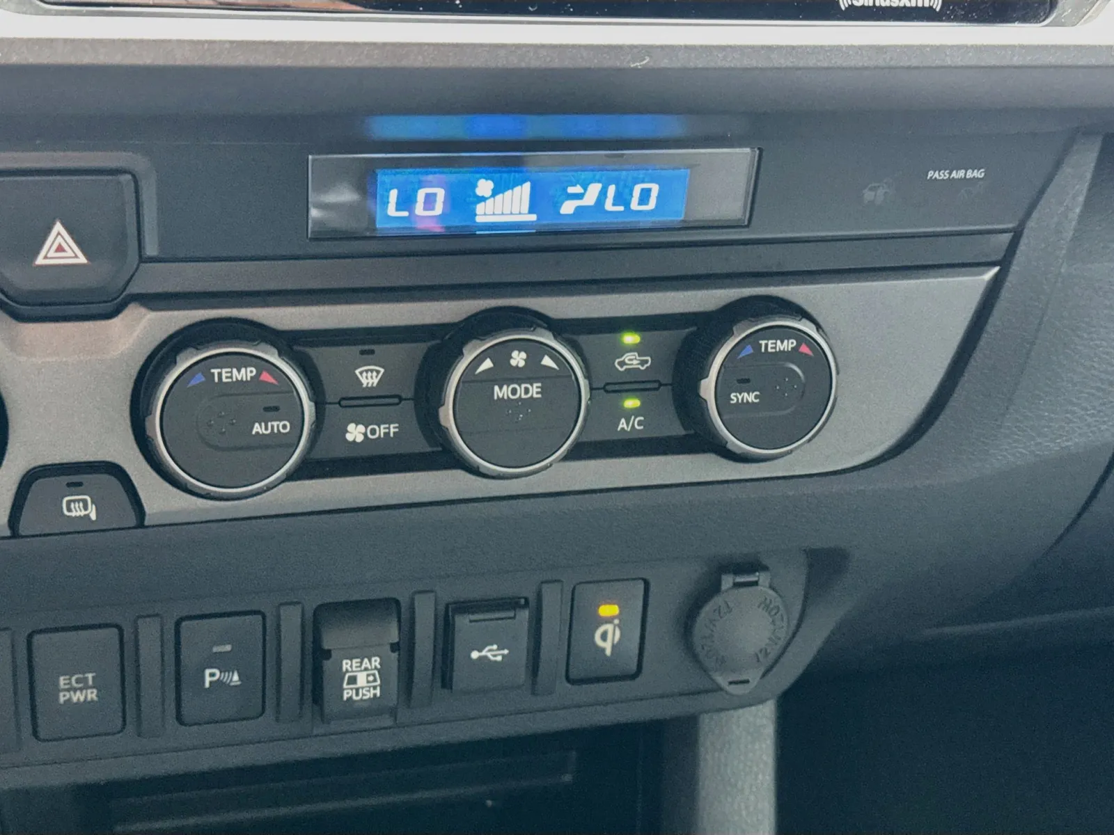 Toyota Tacoma photo 12