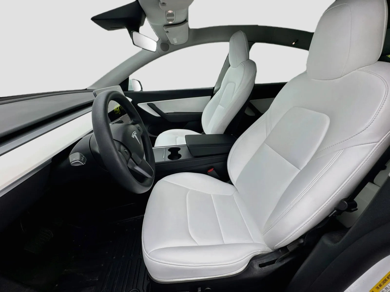 Tesla Model Y photo 13