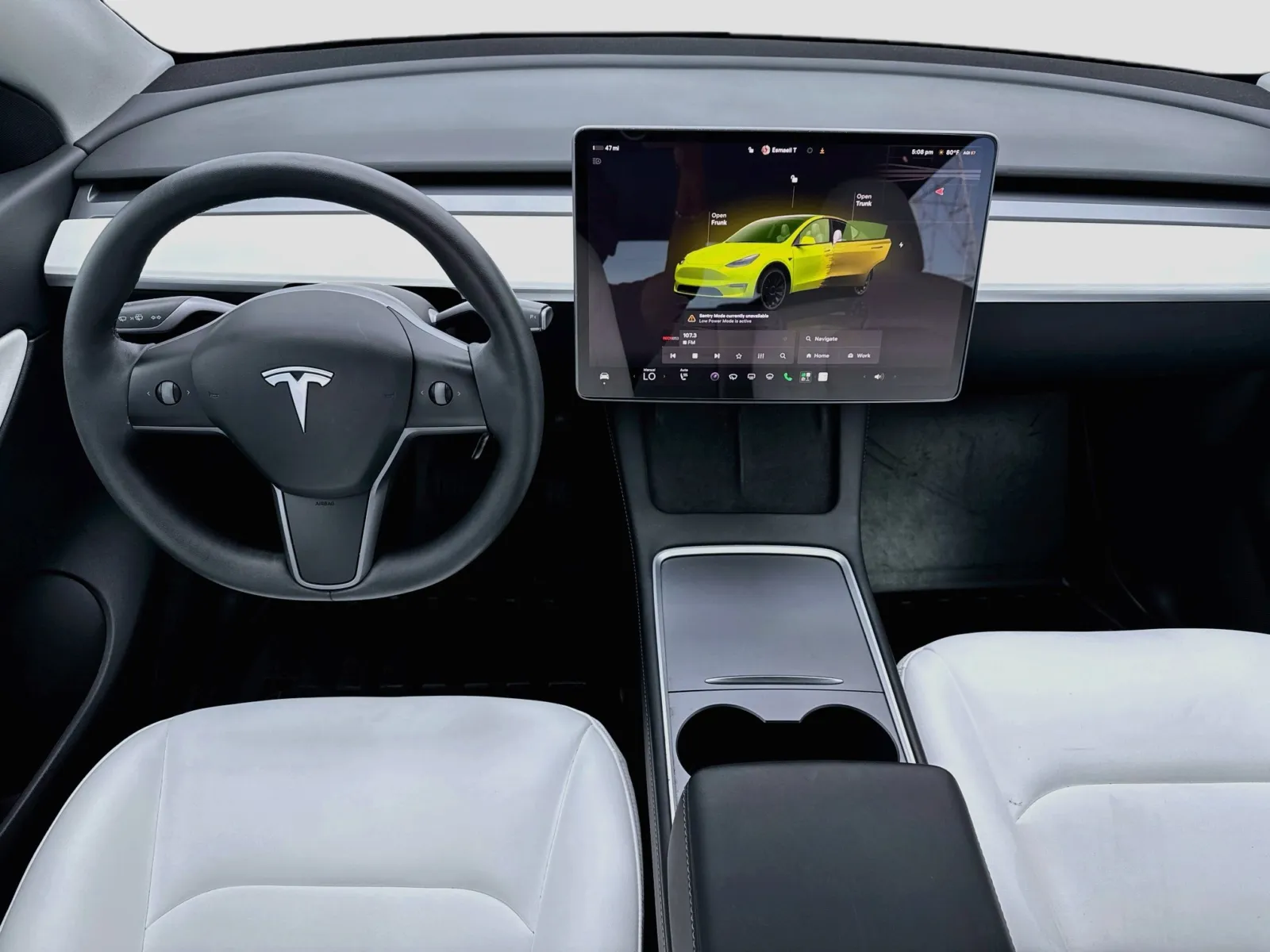 Tesla Model Y photo 15