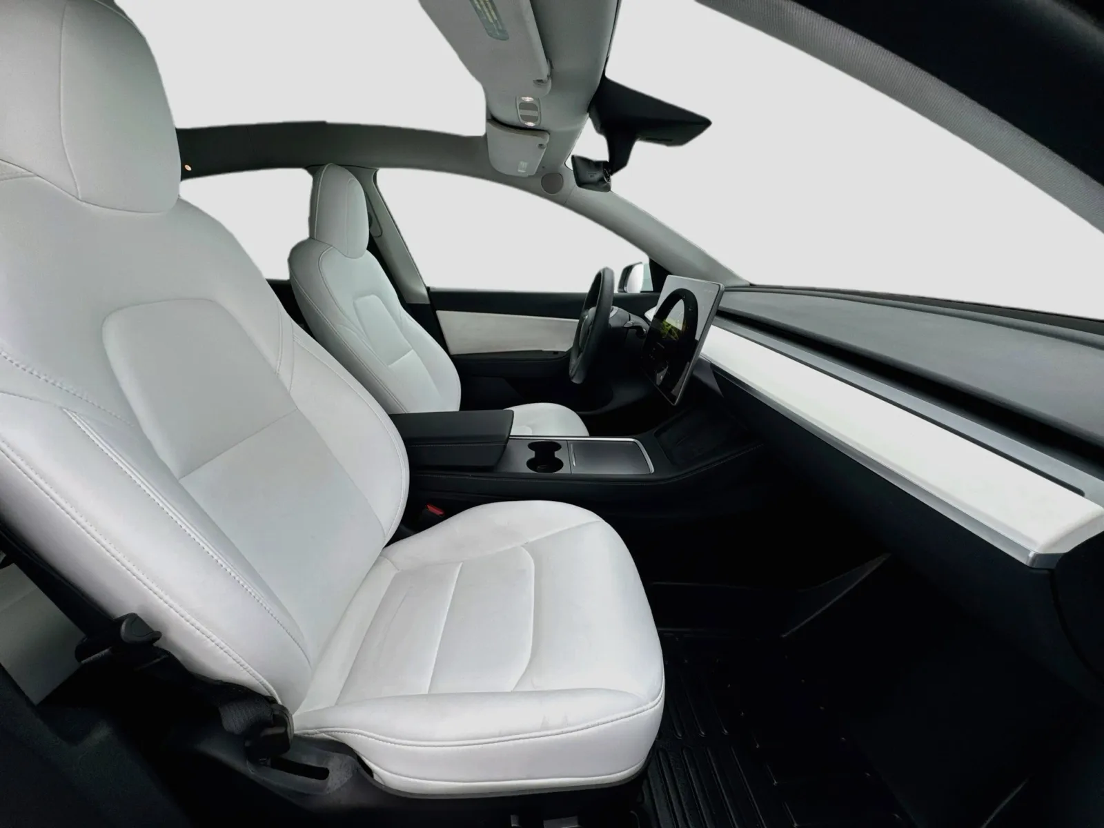 Tesla Model Y photo 20