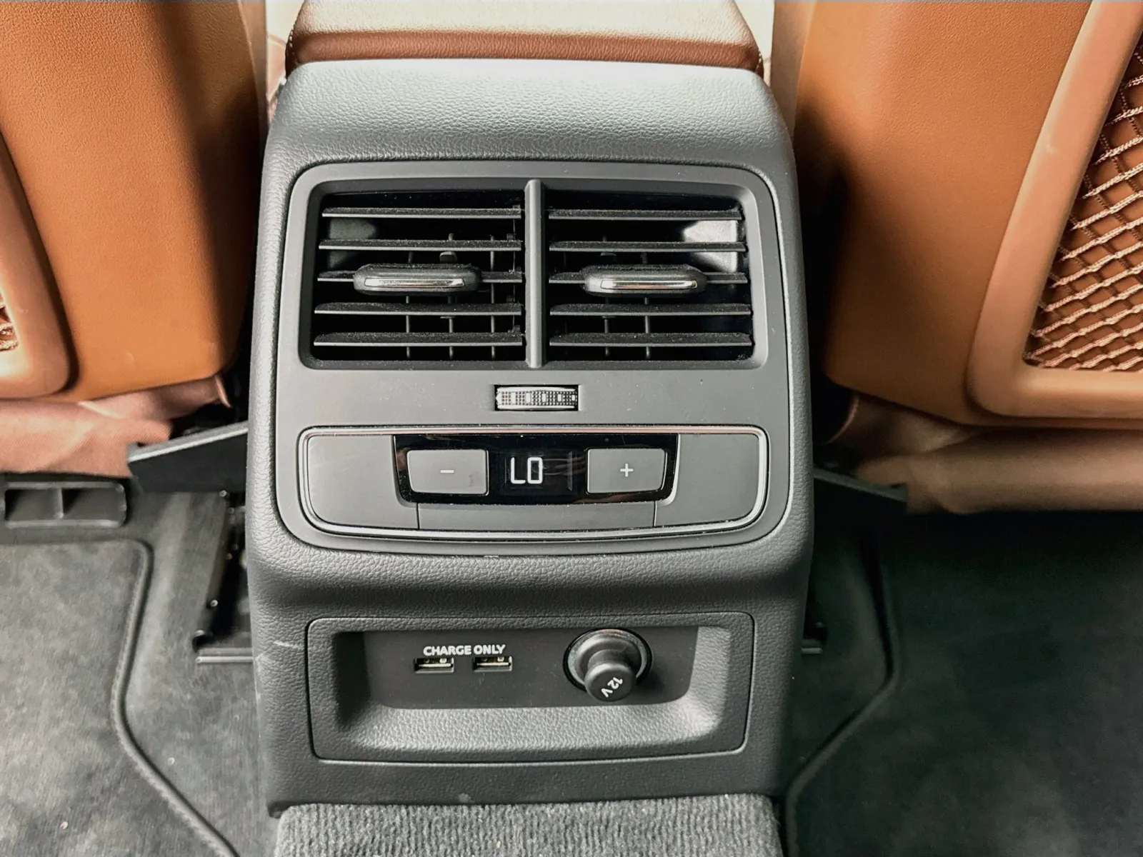 Audi A4 allroad photo 17