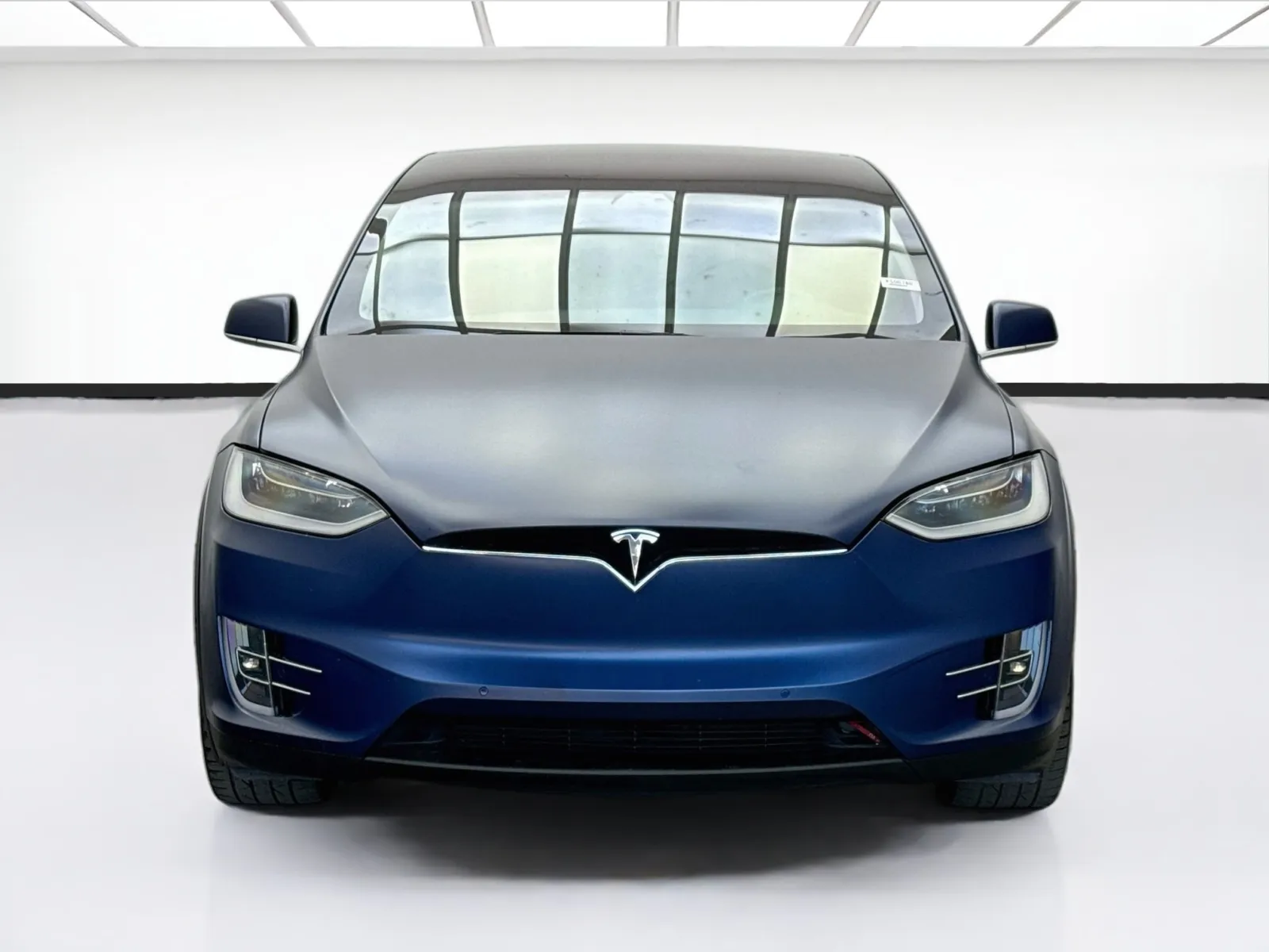 Tesla Model X photo 2